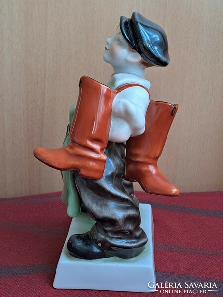 Flawless! Shoemaker's valet from Herend, boy with boots