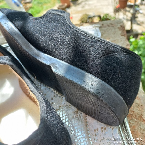 Kézműves  fekete bársony kis balerina cipő
