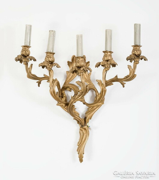 Pair of gilded bronze wall arms - acanthus leaf shape