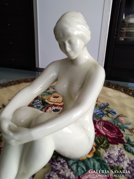 Rare Hólloháza female nude statue with lifelike representation, old markings!