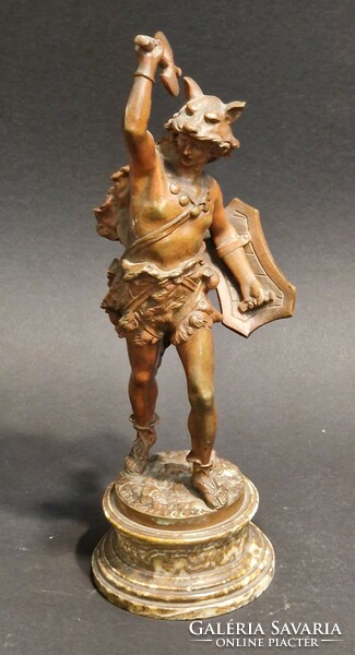 Bronz allegórikus harcos  (1)
