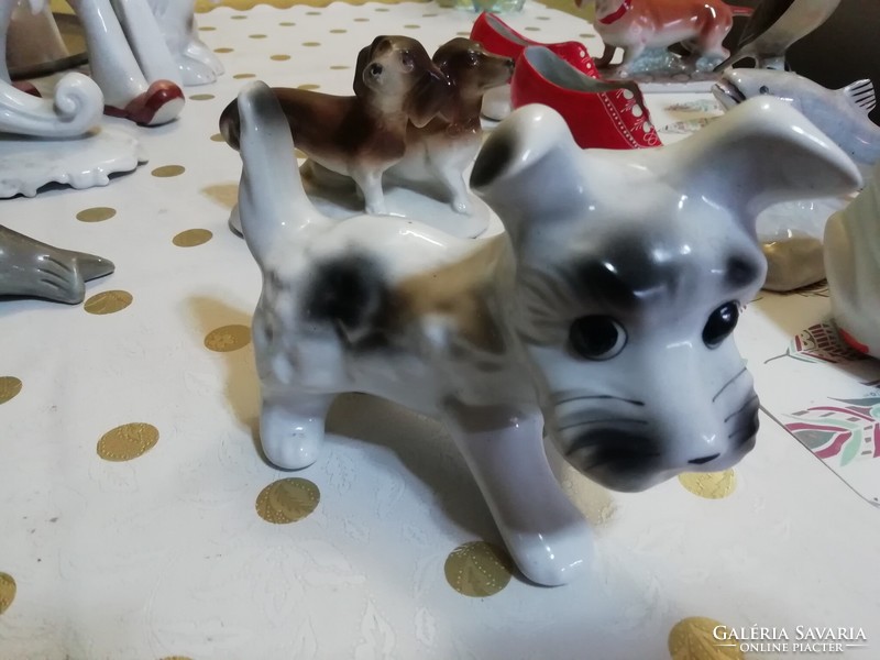 Alba Julia porcelain dog is in perfect condition