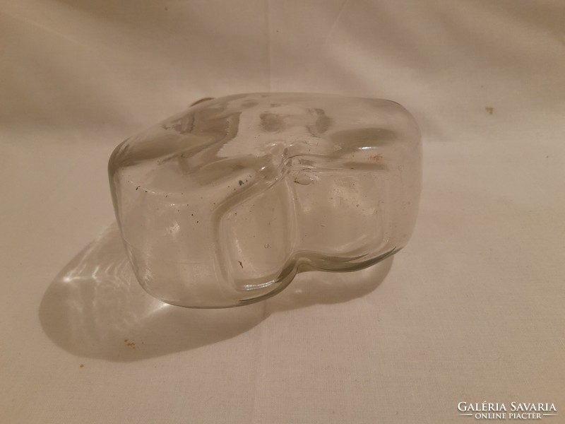Ritka formájú és kinézetű csatos üveg