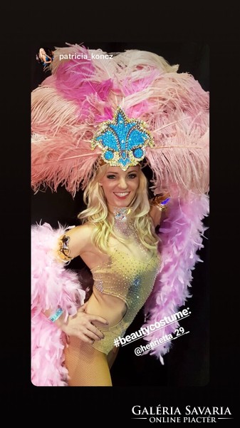 Extra show headdress with ostrich feathers