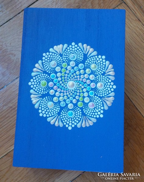 ÚJ! Lila könyv alakú fa doboz mandala díszítéssel, kézzel festett