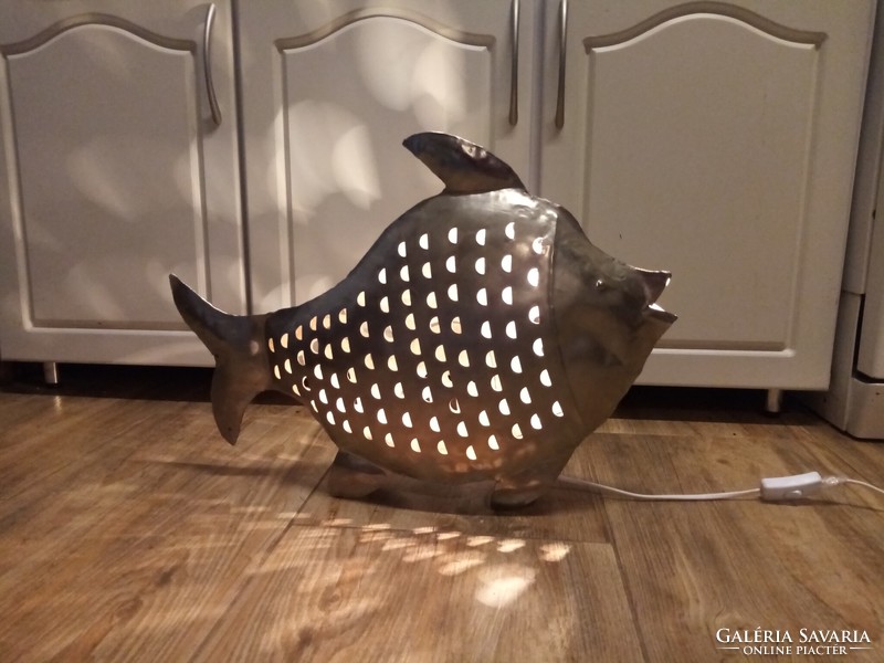 Hatalmas, világító fém hal. 52 x 40 cm.- Horgászlámpa -
