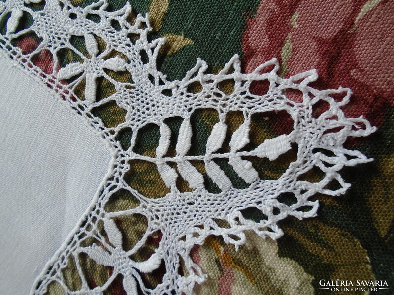 47X 33 cm handmade vert lace tablecloth, napkin.