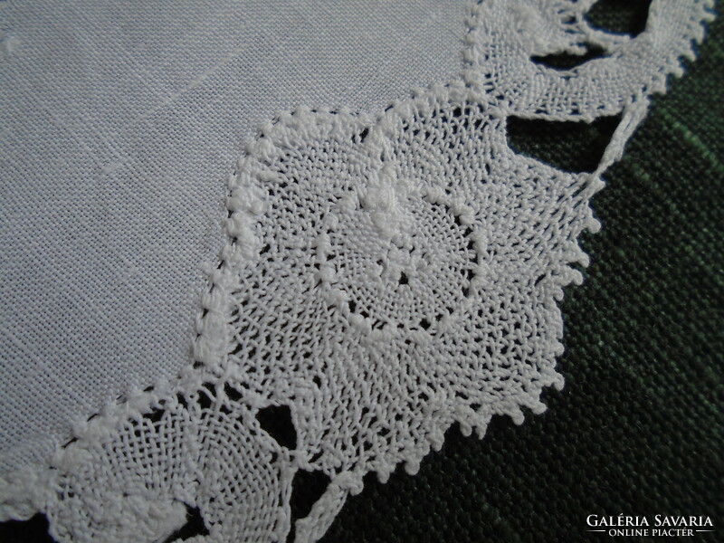 16 cm diam. Antique, handmade green lace round tablecloth.