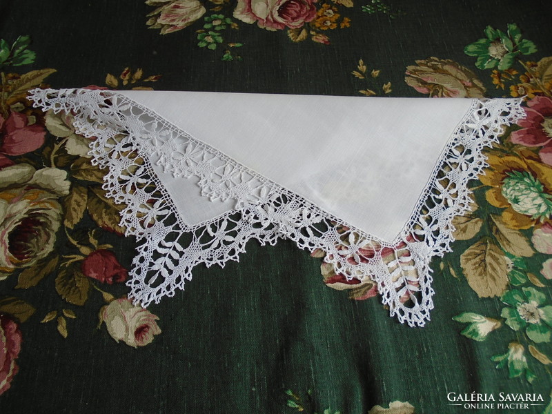 47X 33 cm handmade vert lace tablecloth, napkin.