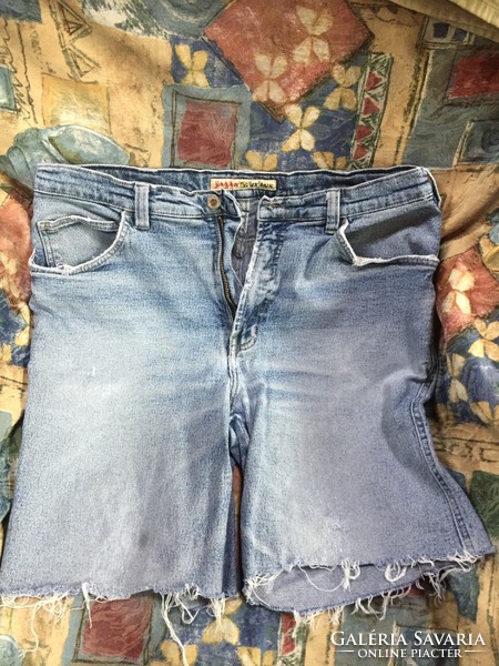 Men's short jeans, jingless c&a brand, size 38 x 34, strong material, worn