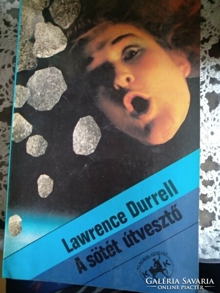 Durrell: the dark maze, negotiable