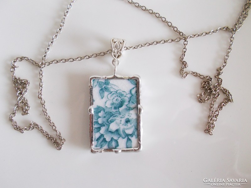 Handmade porcelain necklace with tiffany technique /furnivals/