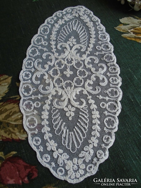 26X14 cm. Tulle embroidered tablecloth,