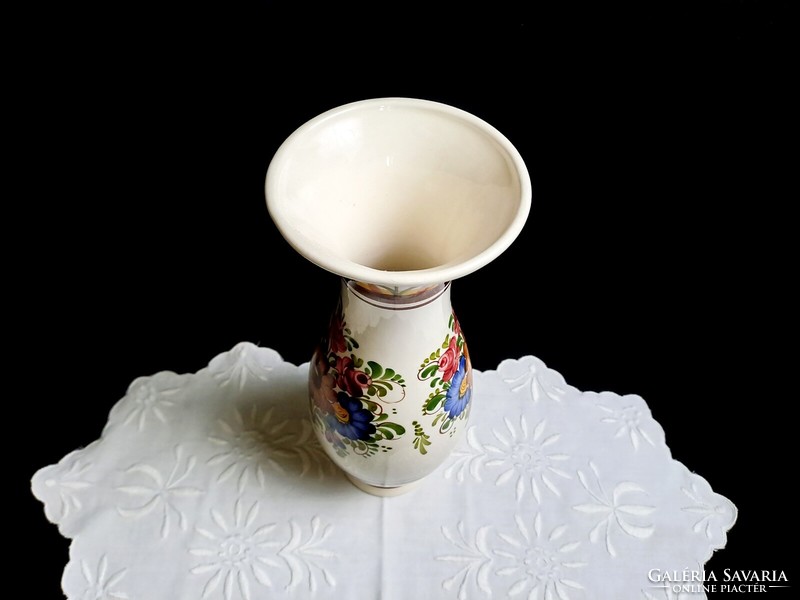 Very beautiful hand-painted, marked flower pattern ceramic vase, 29 cm high