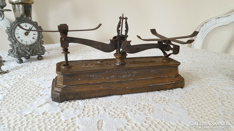 Old force cast iron two-plate scale