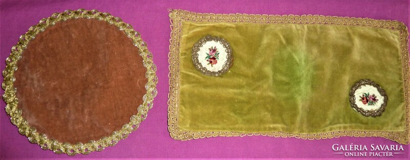 Baroque small velvet tablecloths round and elongated with small round tapestry appliqué at both ends