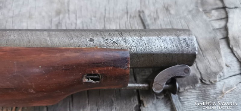 Csappantyús pisztoly damaszk csövel az 1800-as évekből