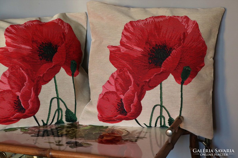 Poppy machine tapestry pillowcase