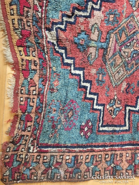 Turkmen hand-knotted antique carpet