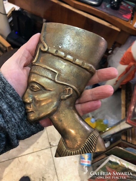 Egyptian bronze wall decoration, 20 cm high, for collectors.