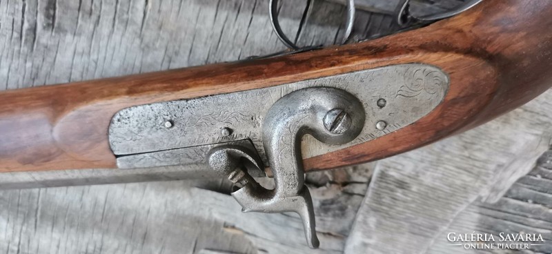 Csappantyús pisztoly damaszk csövel az 1800-as évekből