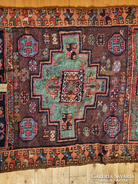 Türkmén kézi csomózású antik szőnyeg