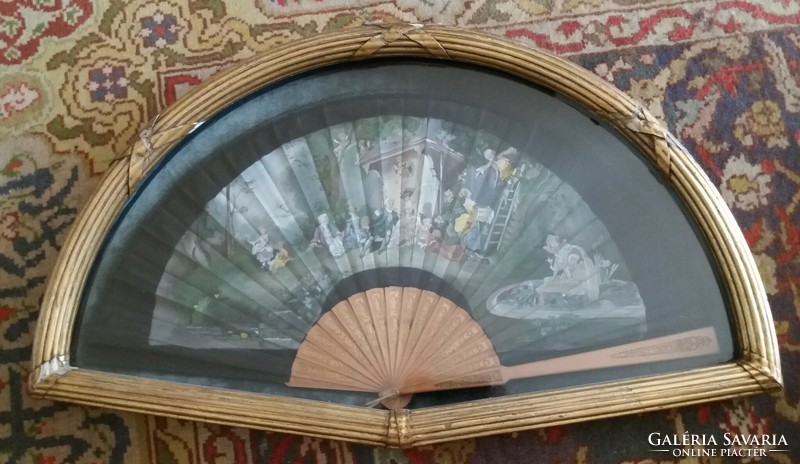 Hand-painted fan from the 19th century, in a gilded frame, under glass
