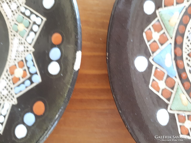2 Hungarian ceramic plates marked with hoods on one of them
