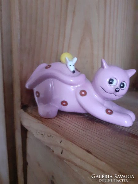 Kaiser porcelain cat with mouse