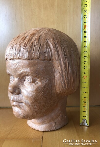 György Szabó: -child girl- child's bust