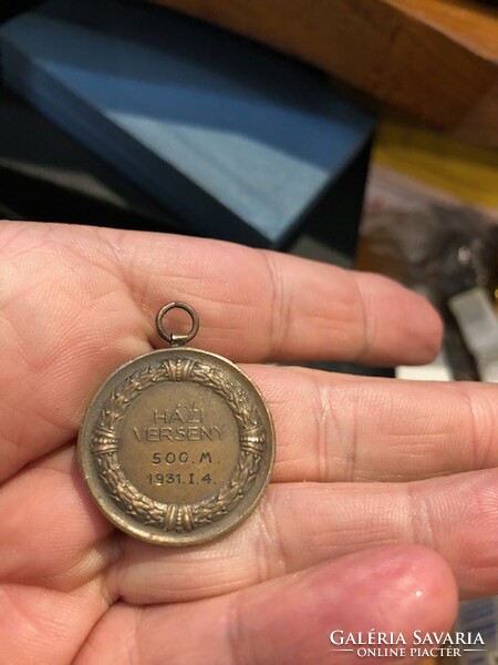 Skating commemorative medal from 1931, 4 cm in size, a rarity.