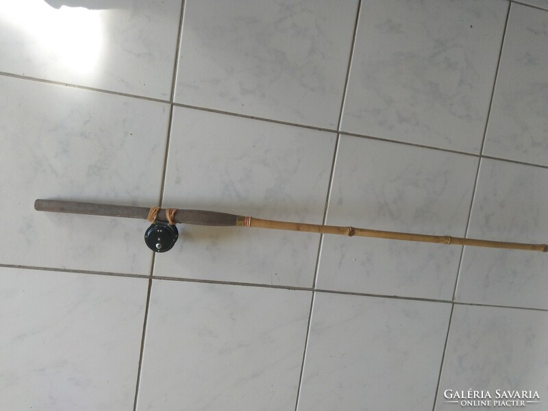 Retro bamboo fishing rod with reel