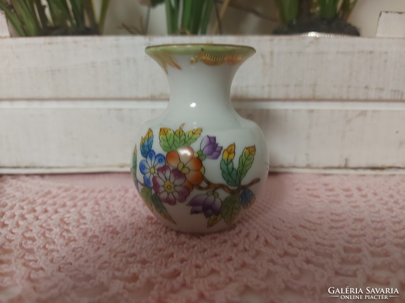Herendi Viktória mintás porcelán kis váza