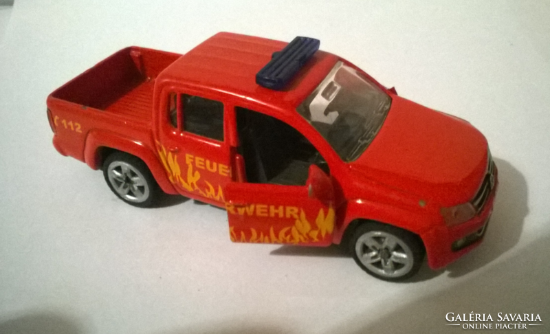 Siku 1443 VW Amarok TDI tűzoltóság modell autó