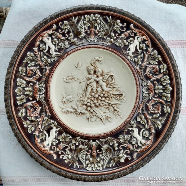 Historicist (xixth century) Giant majolica wall decorative bowl, diameter 47 cm, rare!