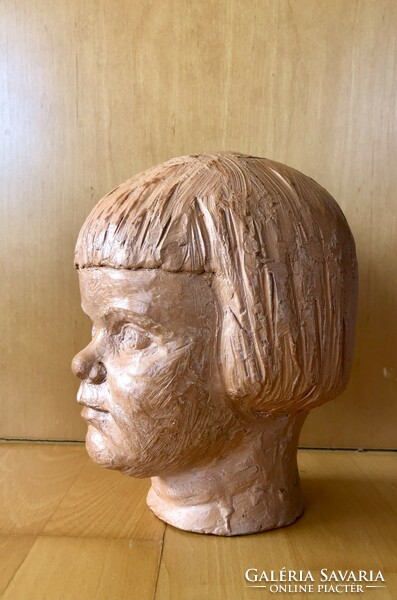 György Szabó: -child girl- child's bust