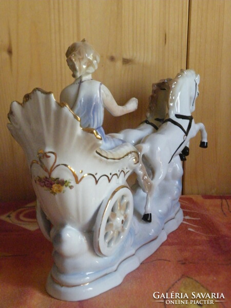Regal cown fine porcelaine - made in Romania, curtea de arges -