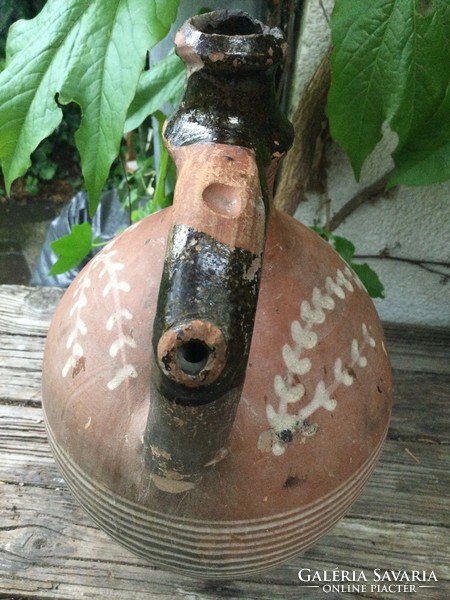 Beautiful earthenware with a wreath, teacup jar, rattle jar