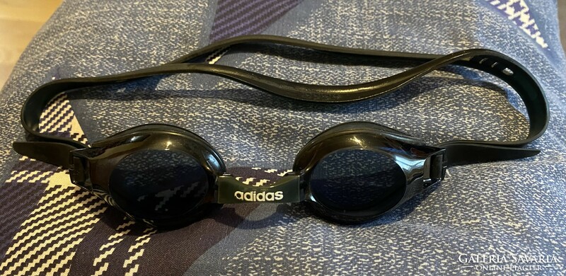 Adidas úszószemüveg
