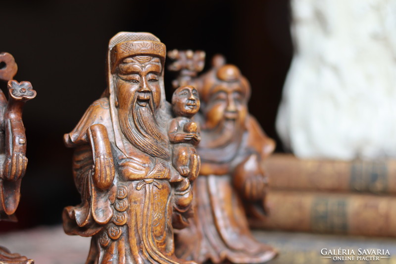 3 Chinese deity figure