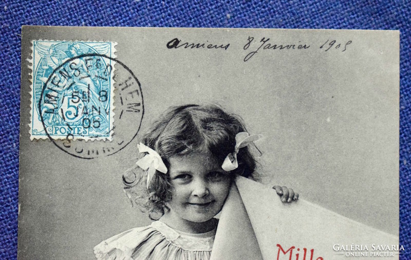 Antik fotó képeslap  kisleány hatalmas borítékkal
