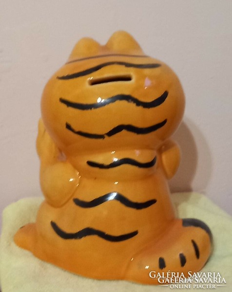 Garfield shaped ceramic bushing