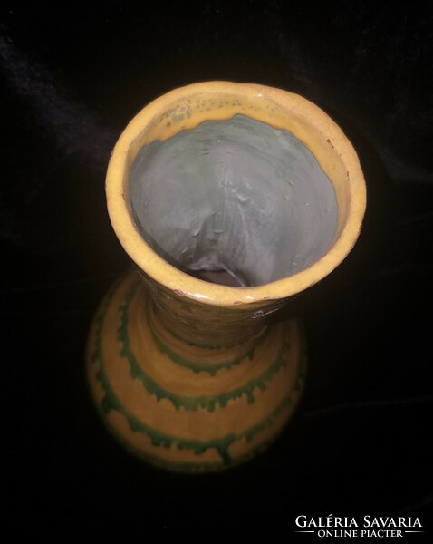 Retro kerámia váza sárga zöld csíkos 25 cm
