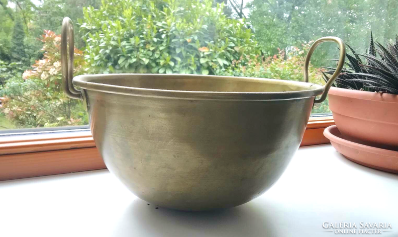 Very nice shape, unique copper mixing bowl