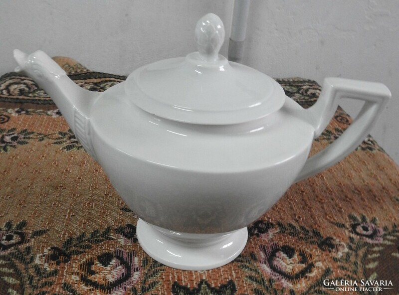 Czech bohemia white duckbill porcelain tea pourer