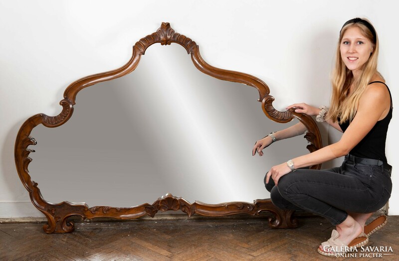 Console mirror in neo-baroque style