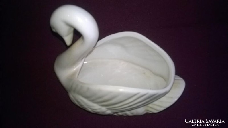 Pici, ceramic swan, shelf decoration or offering, basket - 01.