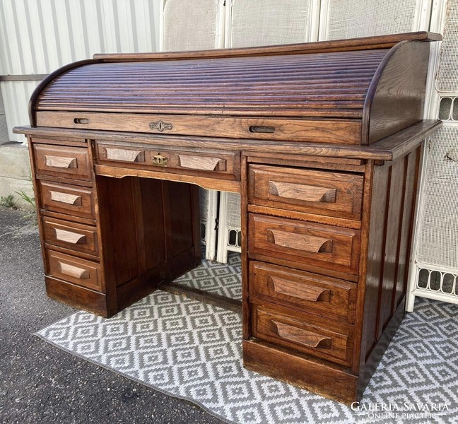 Lingel type desk with shutters