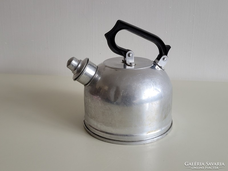 Régi bakelit fogantyús 1,2 literes alumínium kanna teáskanna vízforraló