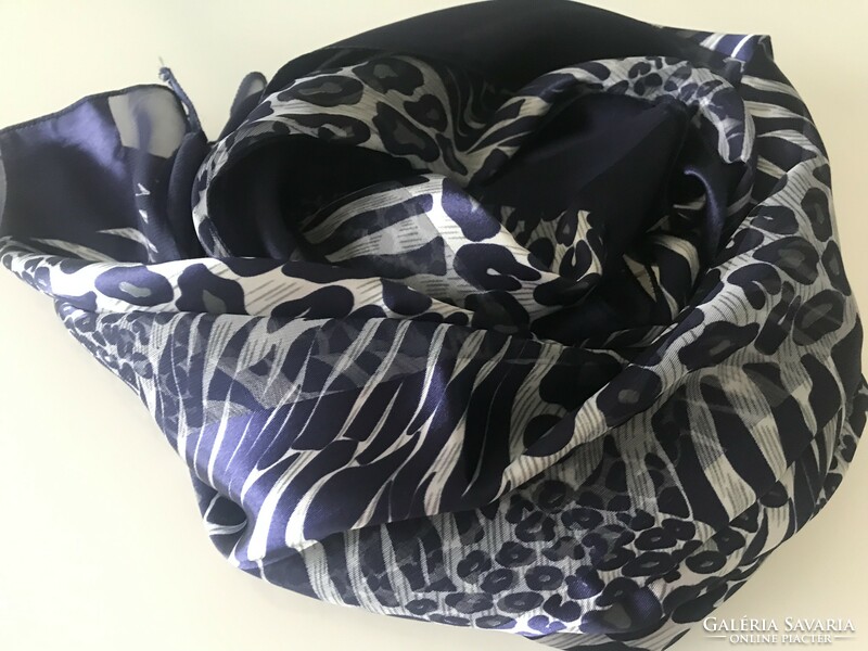 Large scarf with an exotic pattern in deep blue and graphite gray, 102 x 102 cm